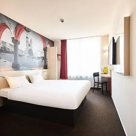 Centrum Hotel 2*
