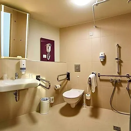 Ξενοδοχείο Centrum 2*